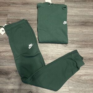 Nike Forest Green pull over L